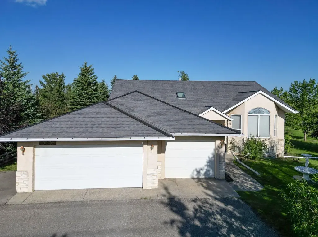 19008 Sheriff King Street SW Calgary AB T2J 3X8