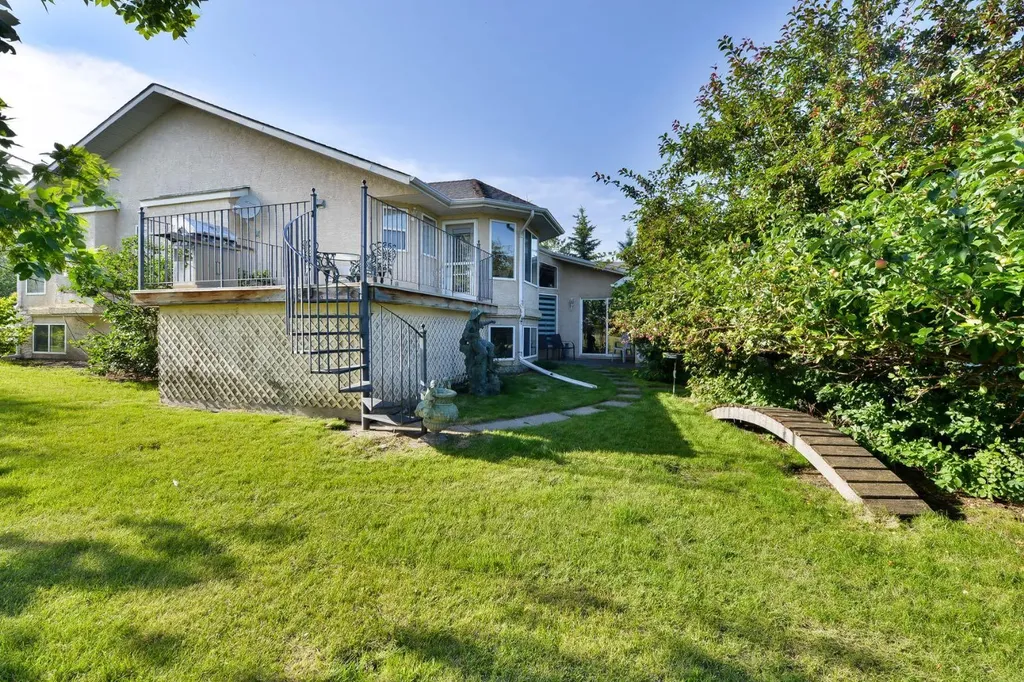19008 Sheriff King Street SW Calgary AB T2J 3X8