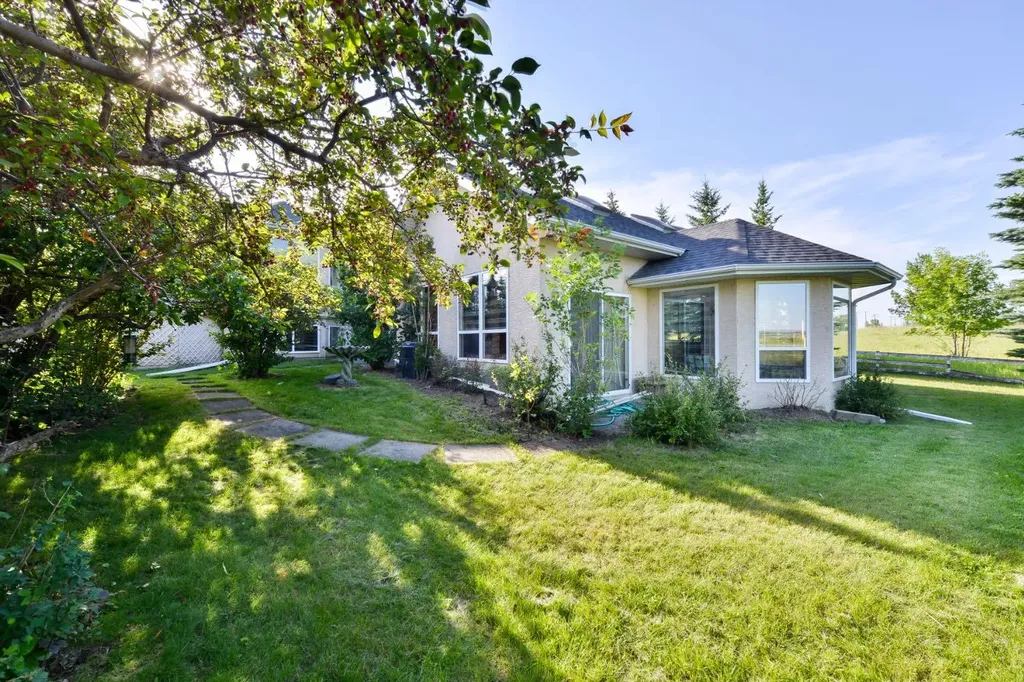 19008 Sheriff King Street SW Calgary AB T2J 3X8