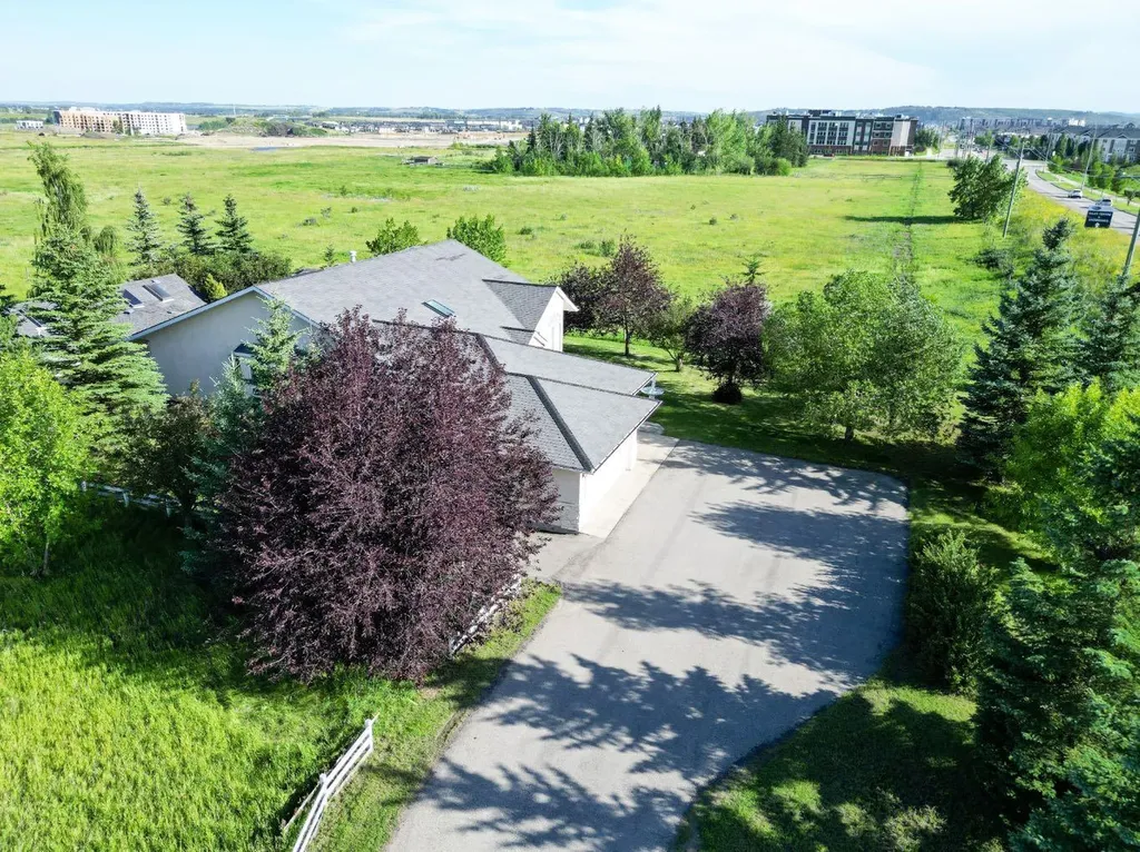19008 Sheriff King Street SW Calgary AB T2J 3X8