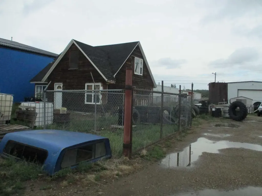 404 1st Street SW Manning AB T0H 2M0