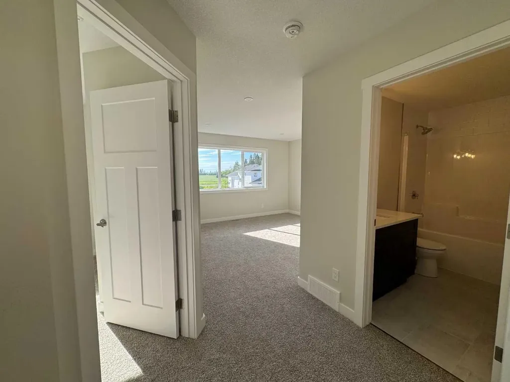 49 Emmett Crescent Red Deer AB T4P 3G8