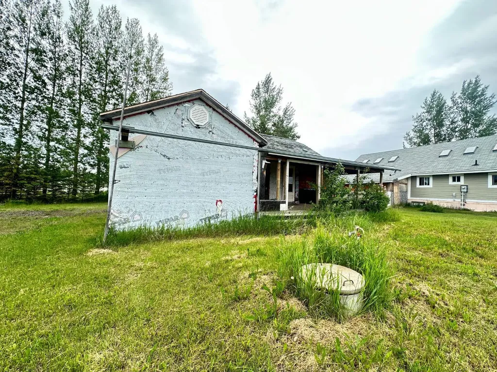 106 2 Street W Waseca SK S0M 3A0