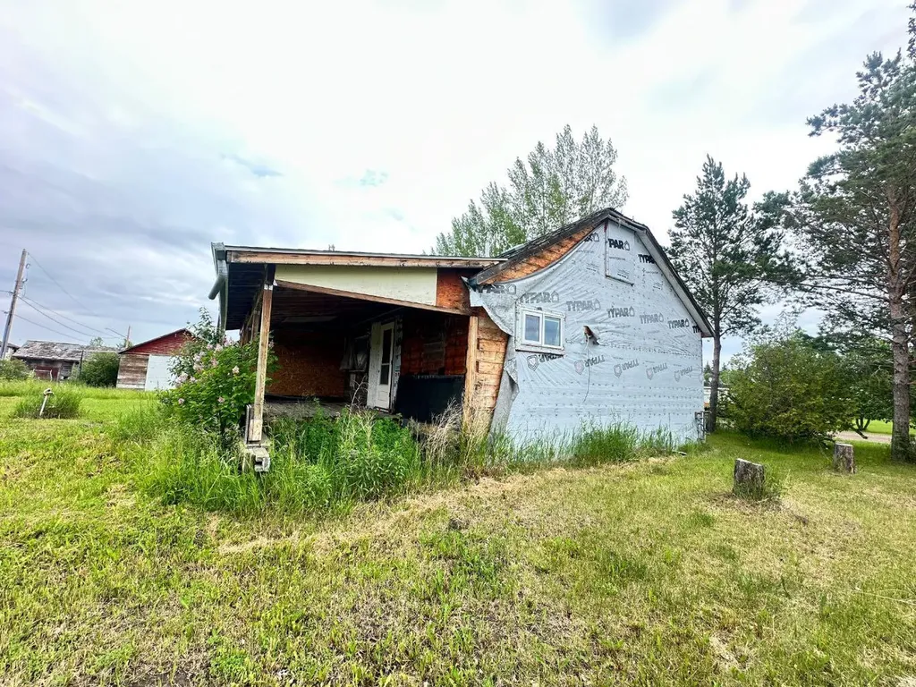 106 2 Street W Waseca SK S0M 3A0