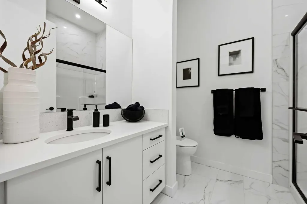 160 Marina Cove SE Calgary AB T3M 3P4