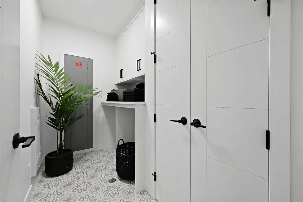160 Marina Cove SE Calgary AB T3M 3P4