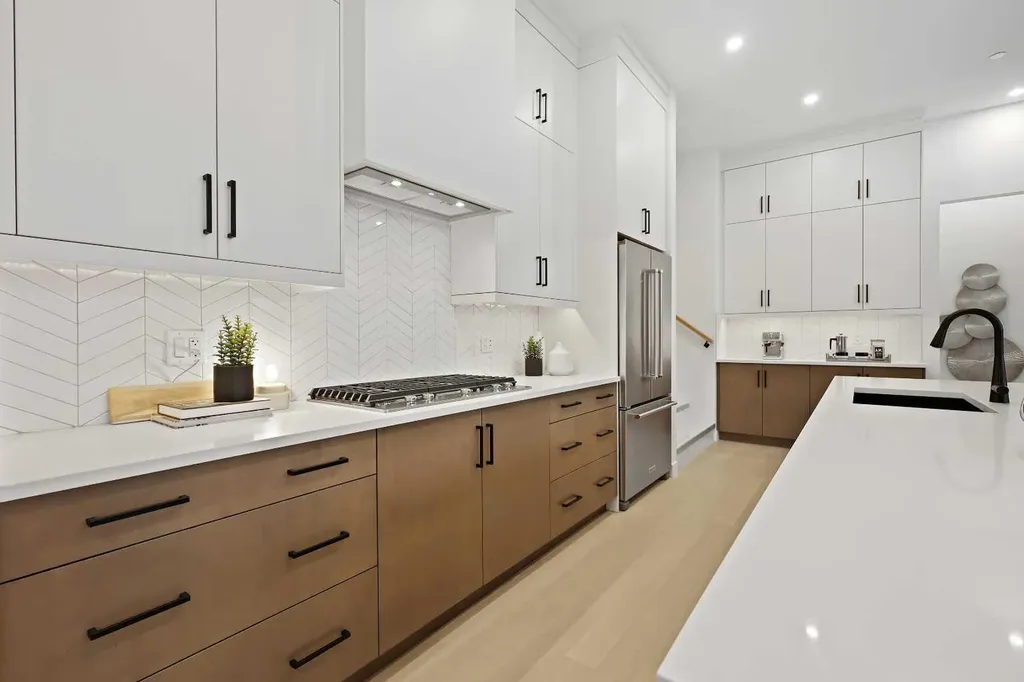 160 Marina Cove SE Calgary AB T3M 3P4