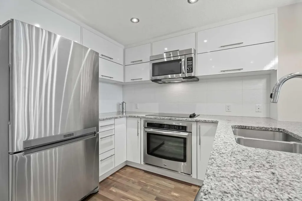 1110 3 Avenue NW Calgary AB T2N 4J3