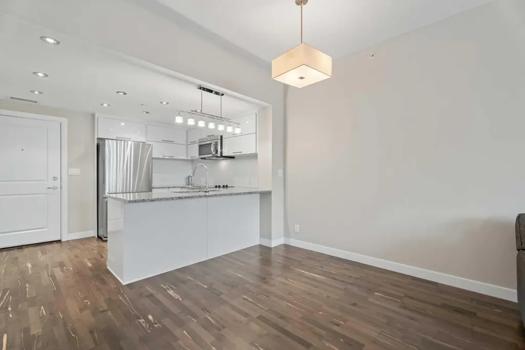 1110 3 Avenue NW Calgary AB T2N 4J3