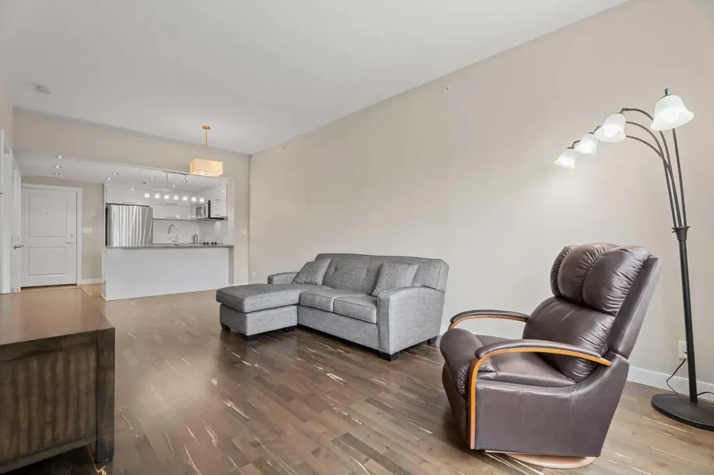 1110 3 Avenue NW Calgary AB T2N 4J3