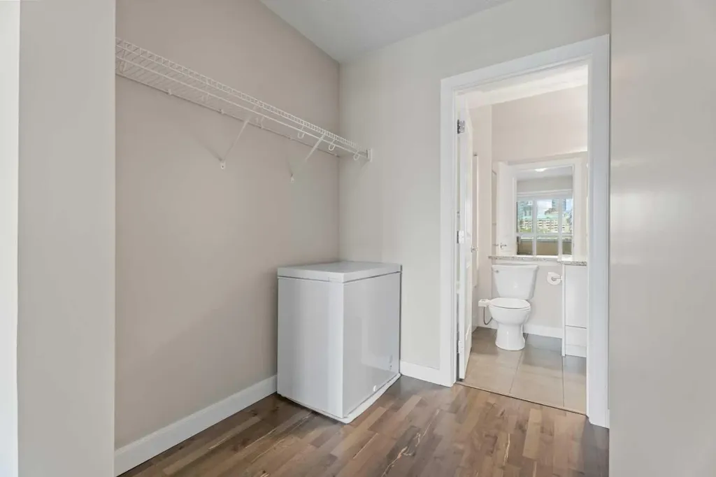 1110 3 Avenue NW Calgary AB T2N 4J3