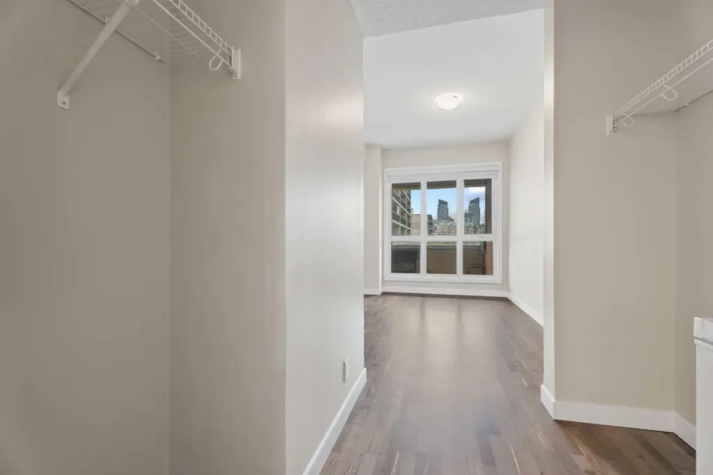 1110 3 Avenue NW Calgary AB T2N 4J3