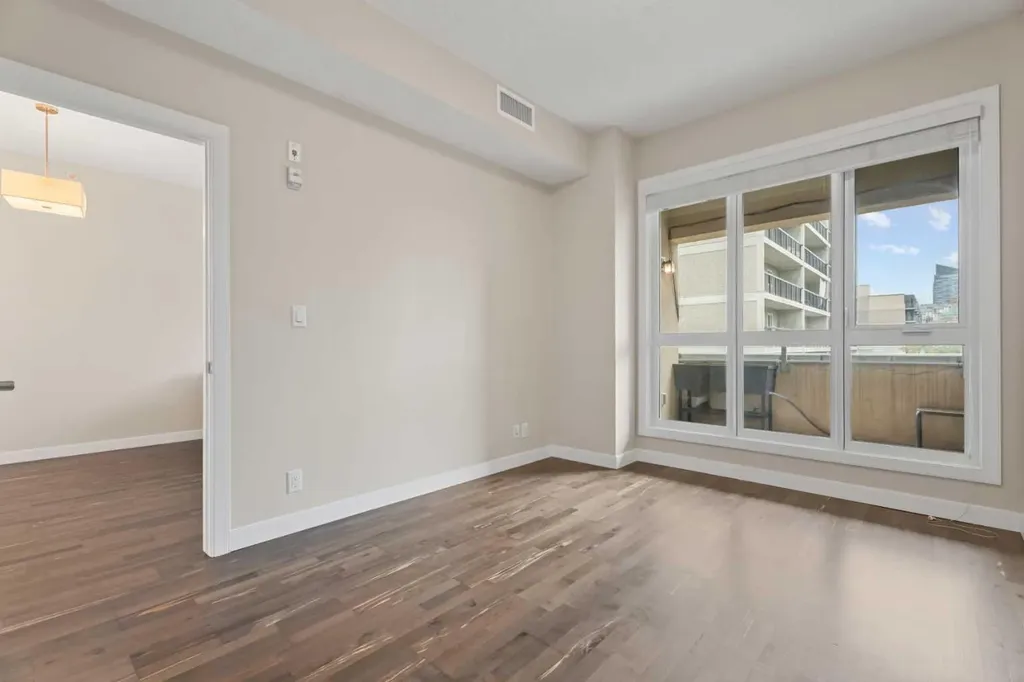 1110 3 Avenue NW Calgary AB T2N 4J3