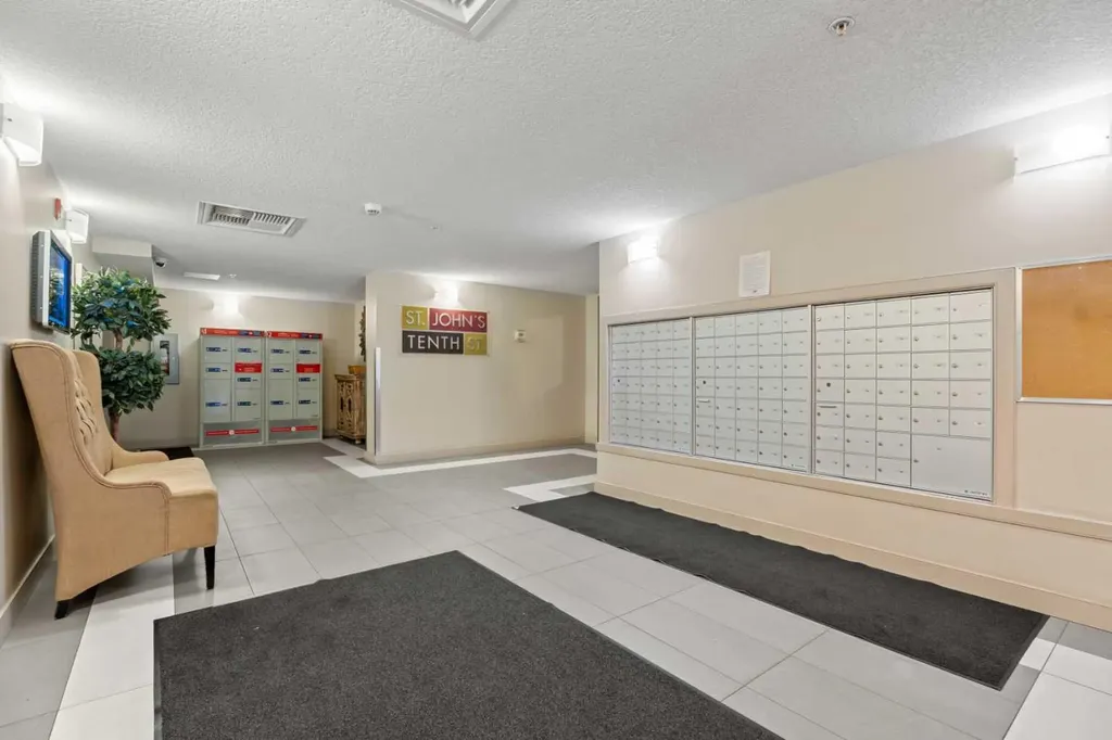 1110 3 Avenue NW Calgary AB T2N 4J3
