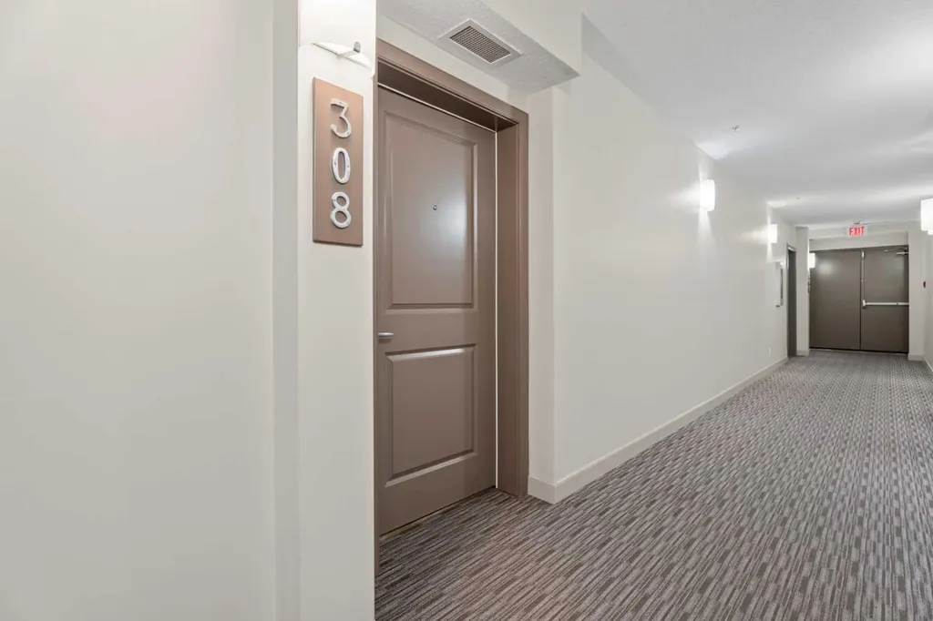 1110 3 Avenue NW Calgary AB T2N 4J3