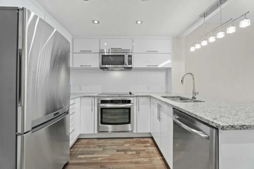 1110 3 Avenue NW Calgary AB T2N 4J3