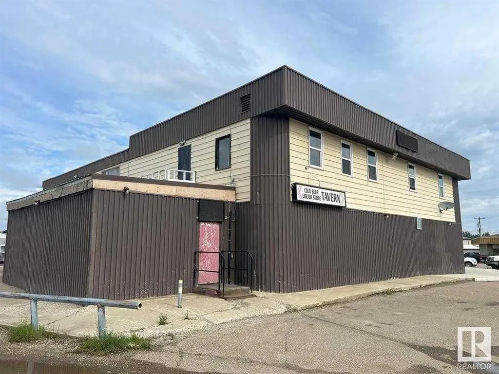 504 & 506 Main Street Manning AB T0H 2M0
