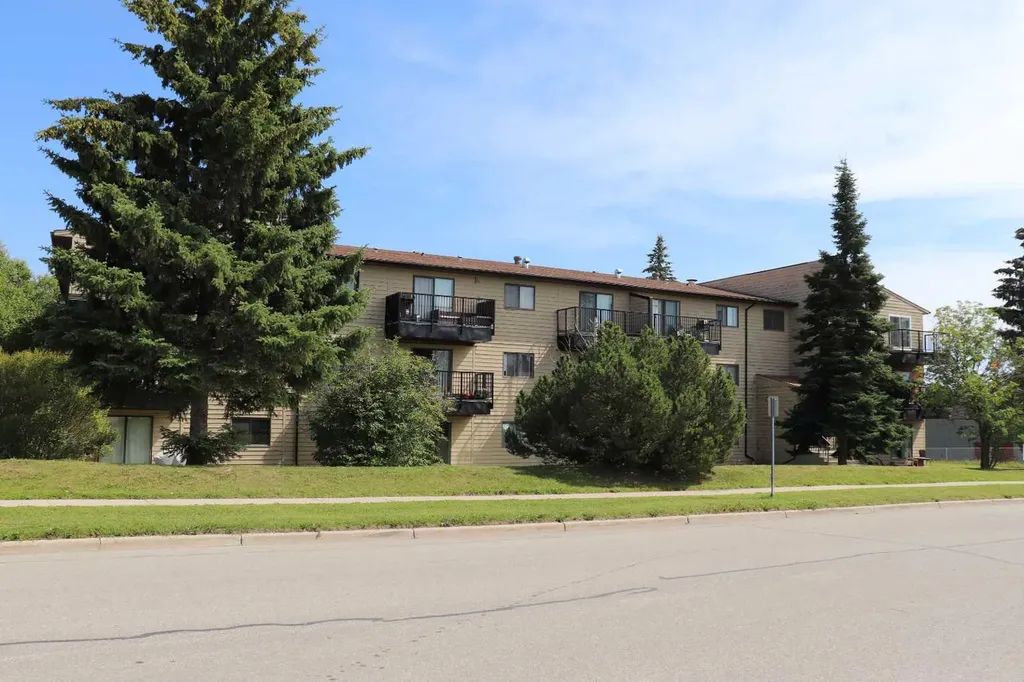 1221a Westhaven Drive Edson AB T7E 1P8
