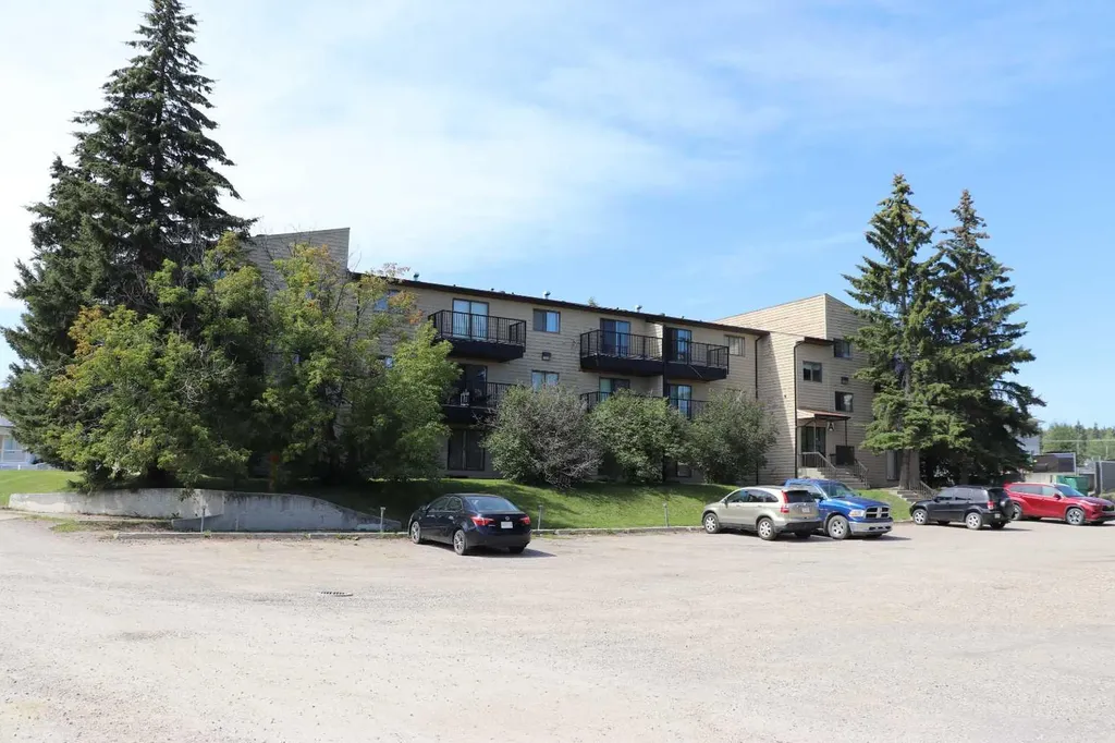 1221a Westhaven Drive Edson AB T7E 1P8