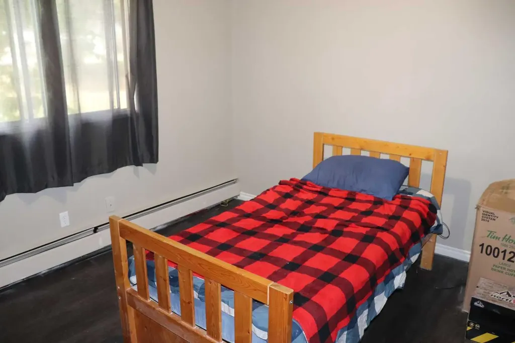 1221a Westhaven Drive Edson AB T7E 1P8