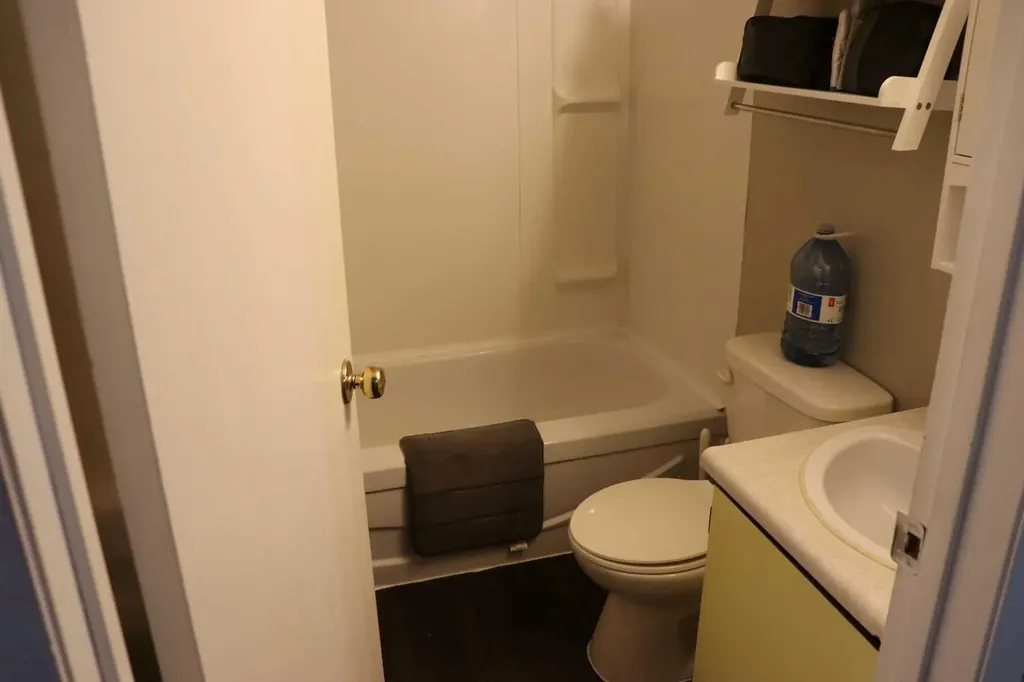 1221a Westhaven Drive Edson AB T7E 1P8