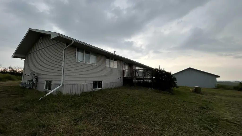 284009 Range Road 225 Rural Kneehill County AB T0M0L0