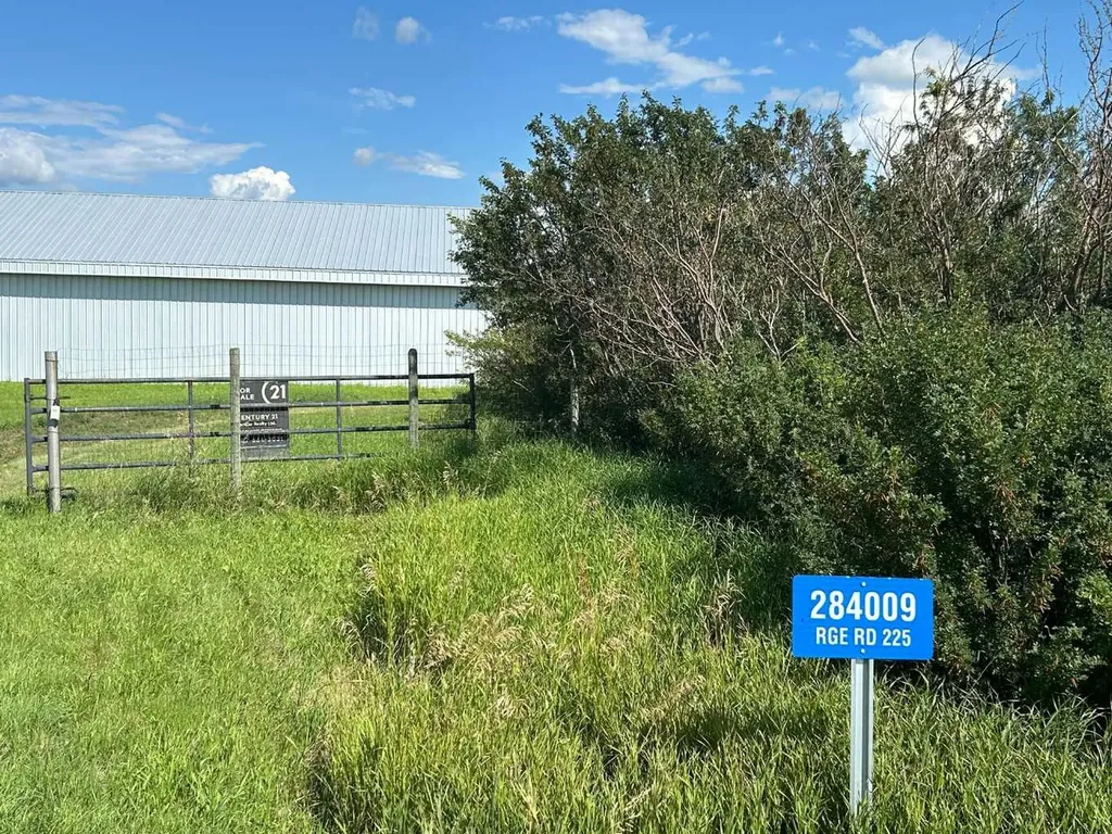 284009 Range Road 225 Rural Kneehill County AB T0M0L0