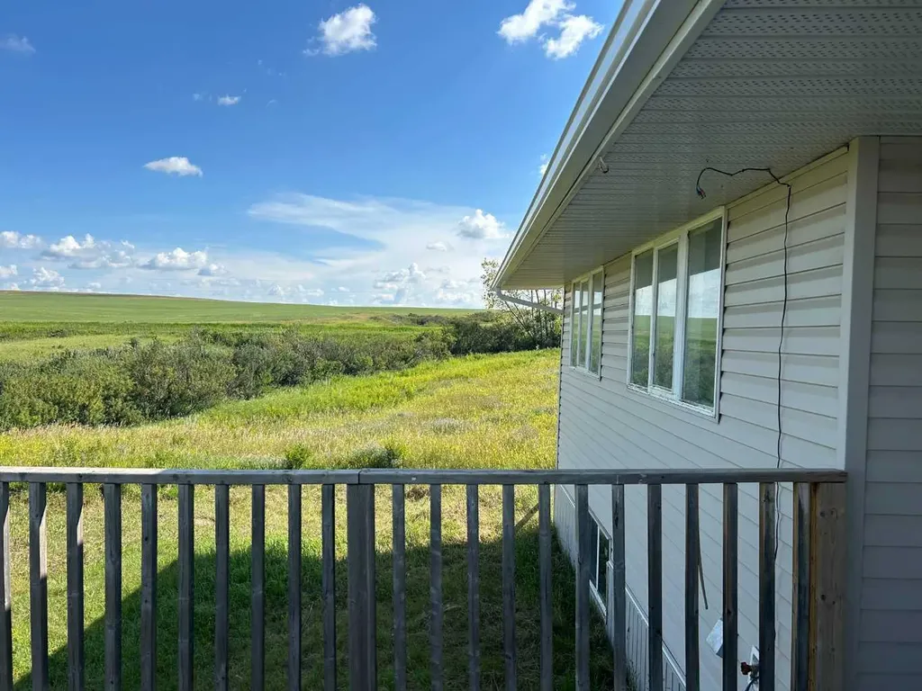 284009 Range Road 225 Rural Kneehill County AB T0M0L0