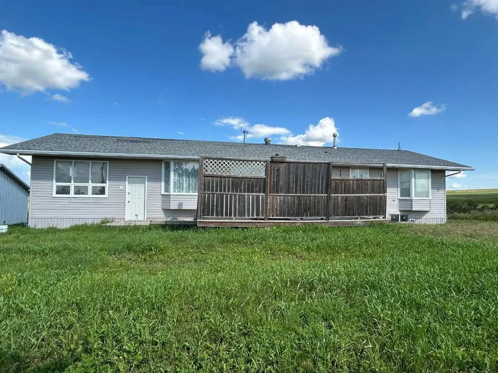 284009 Range Road 225 Rural Kneehill County AB T0M0L0