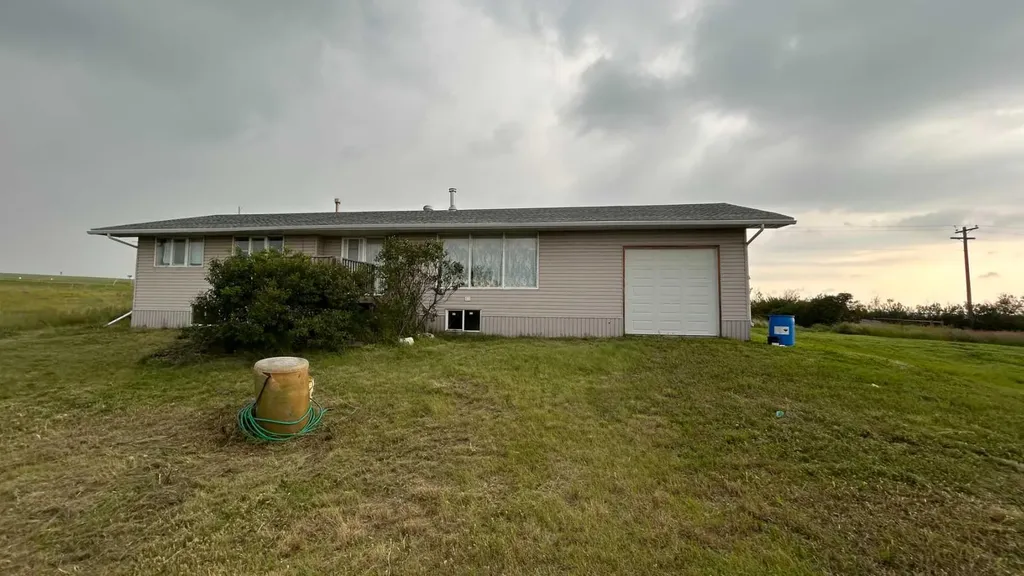 284009 Range Road 225 Rural Kneehill County AB T0M0L0