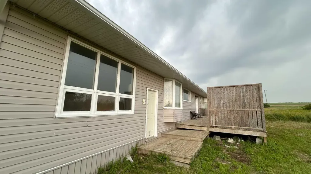 284009 Range Road 225 Rural Kneehill County AB T0M0L0