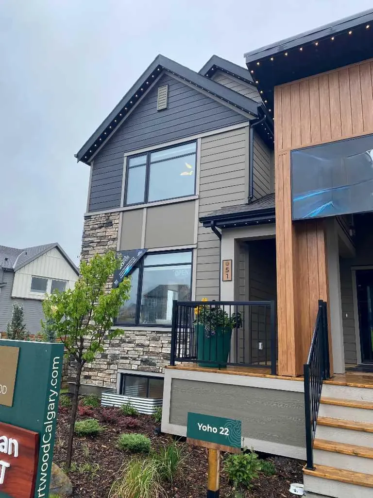 51 Heartwood Villas SE Calgary AB T3S 0R6