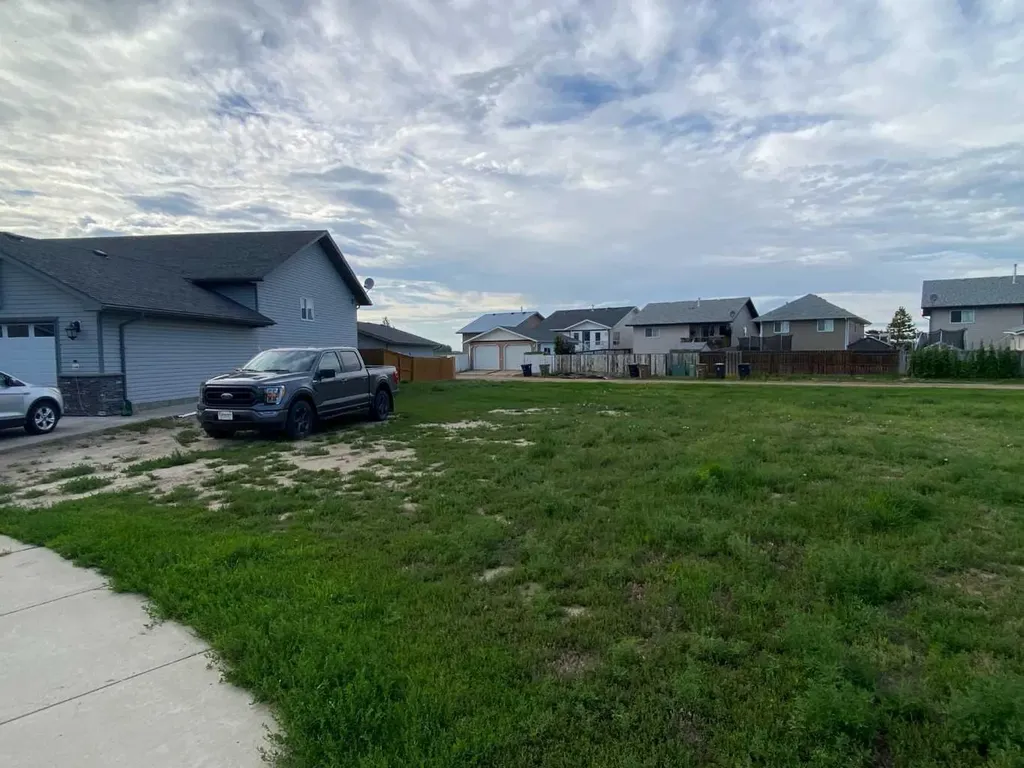 79 Upland Manor W Brooks AB T1R 1P9