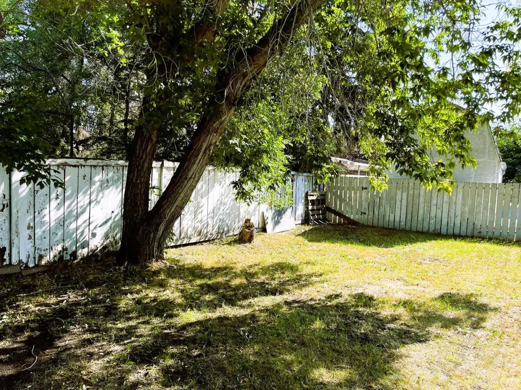 10409 115 Street Fairview AB T0H 1L0