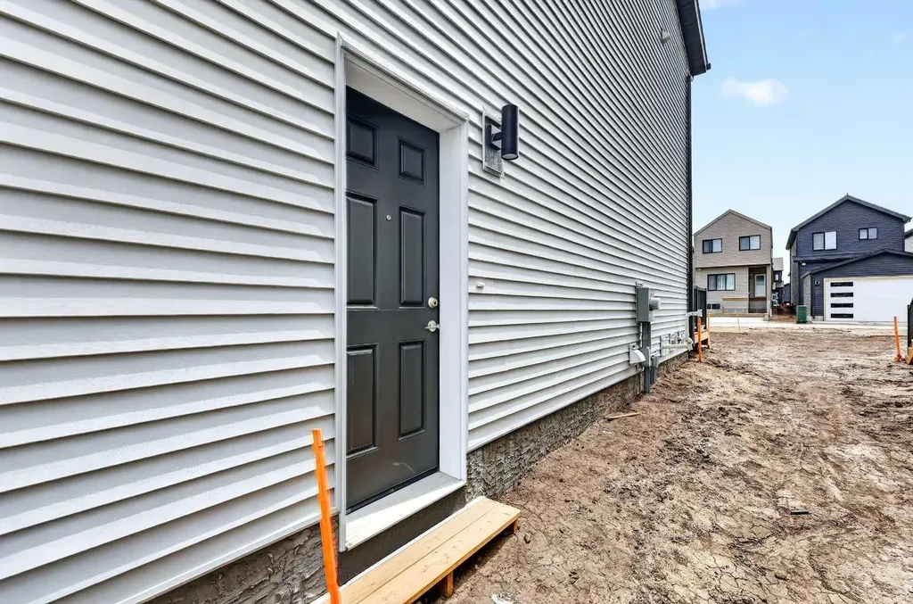 7055 Rangeview Avenue SE Calgary AB T3S 0R1