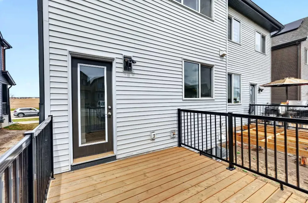 7055 Rangeview Avenue SE Calgary AB T3S 0R1