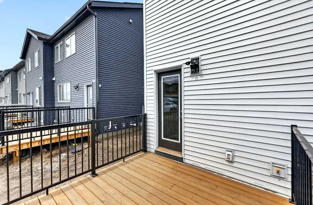 7055 Rangeview Avenue SE Calgary AB T3S 0R1