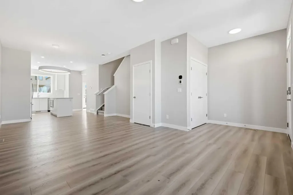 7055 Rangeview Avenue SE Calgary AB T3S 0R1