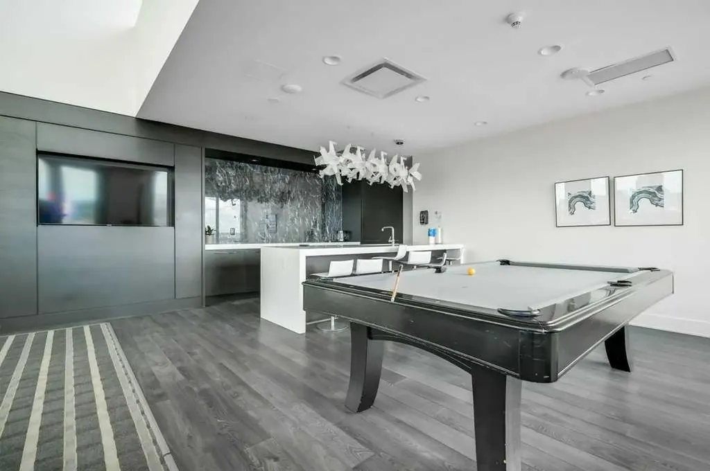 901 10 Avenue SW Calgary AB T2R 0B5
