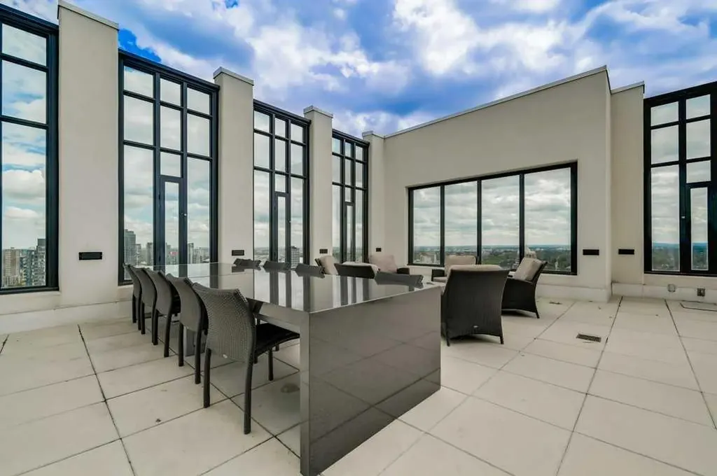 901 10 Avenue SW Calgary AB T2R 0B5