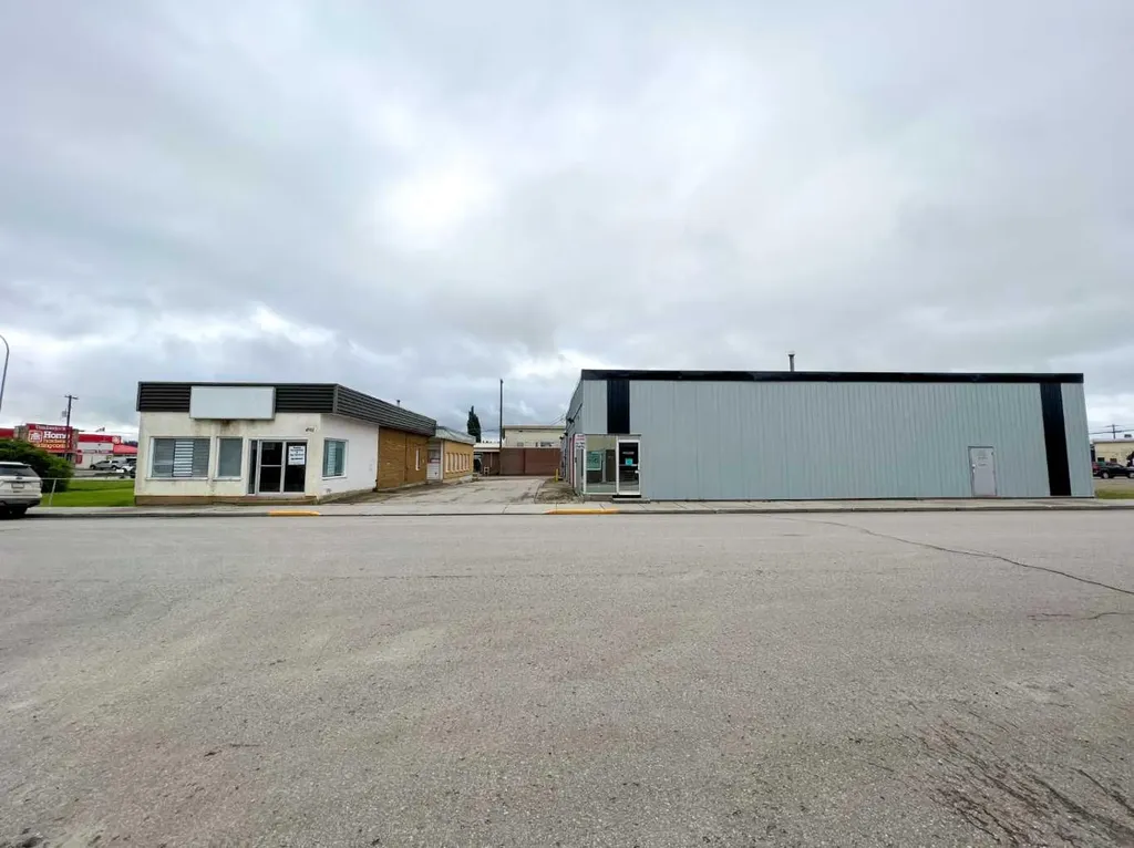 4915 3 Avenue Edson AB T7E 1E6
