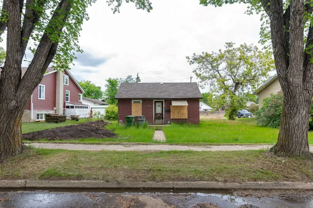 4732 47 Street Lloydminster SK S9V 0K1
