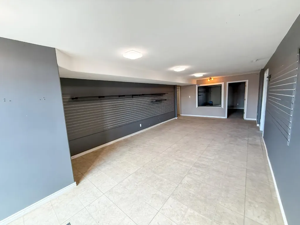 2211 2 Avenue N Lethbridge AB T1H 0C1