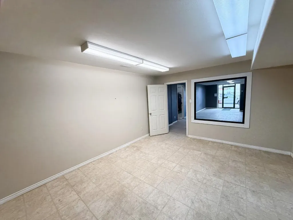 2211 2 Avenue N Lethbridge AB T1H 0C1