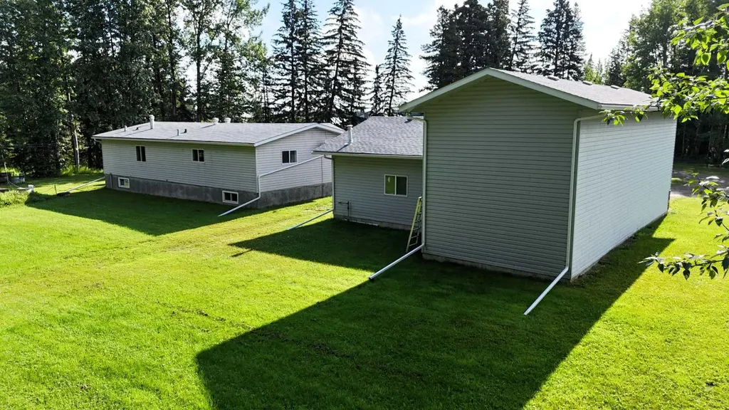 710 54 Street S Edson AB T7E 1V1
