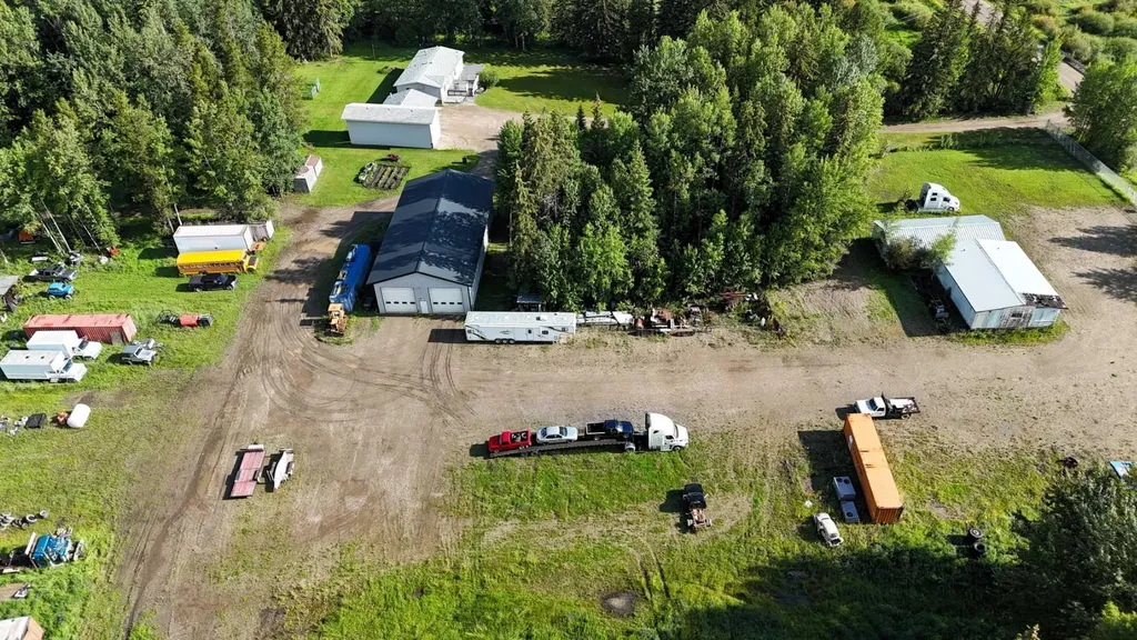 710 54 Street S Edson AB T7E 1V1