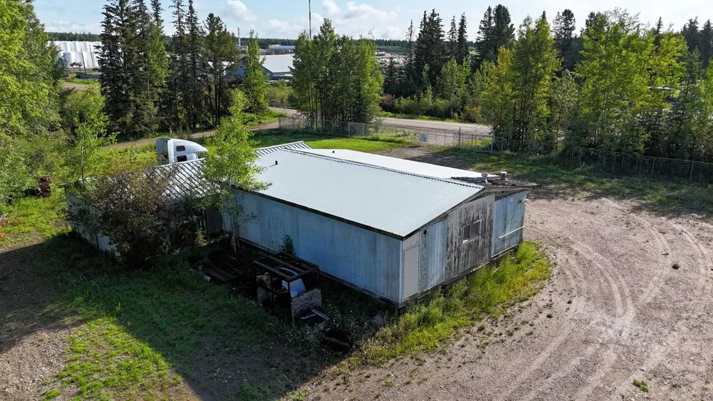 710 54 Street S Edson AB T7E 1V1
