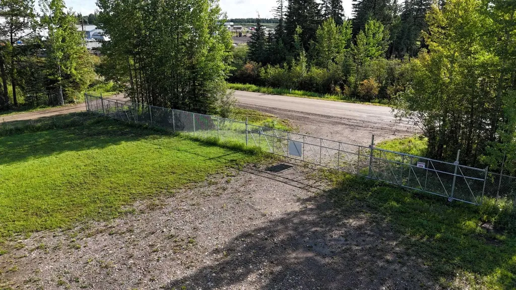 710 54 Street S Edson AB T7E 1V1