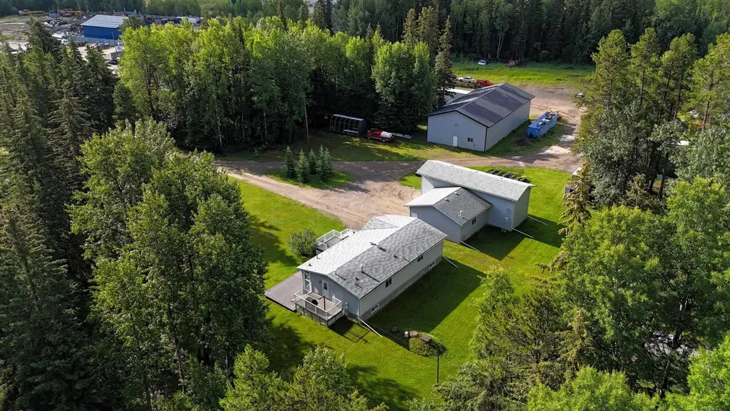 710 54 Street S Edson AB T7E 1V1
