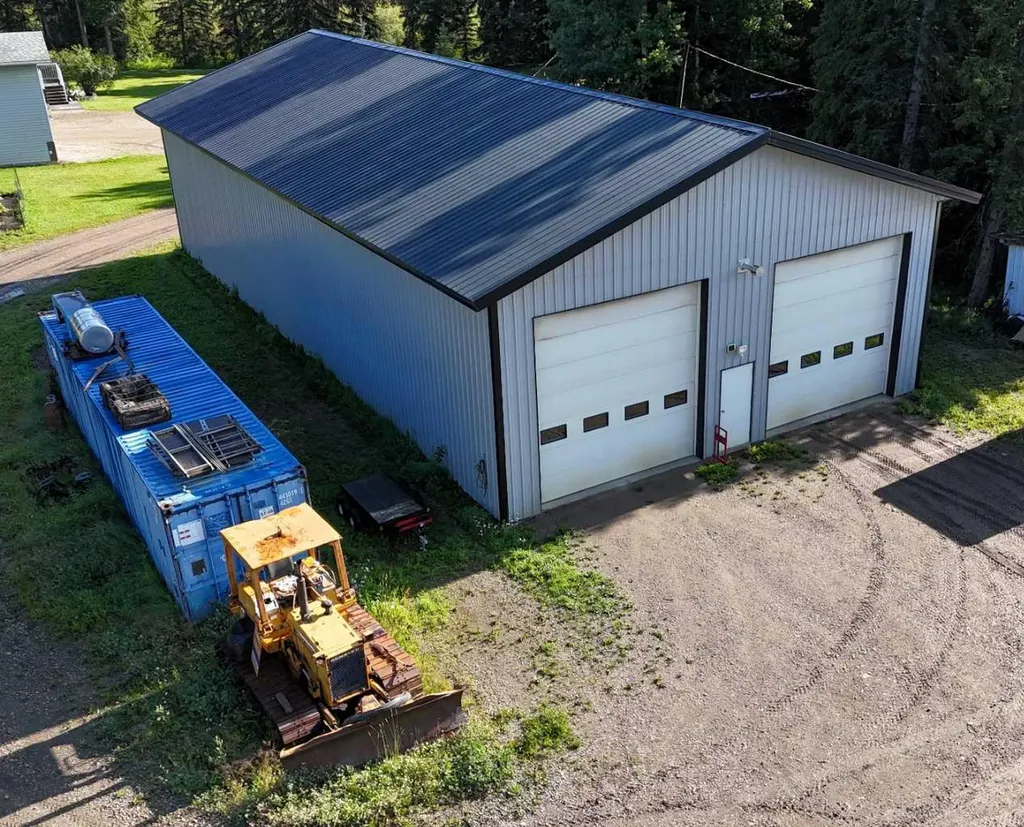 710 54 Street S Edson AB T7E 1V1